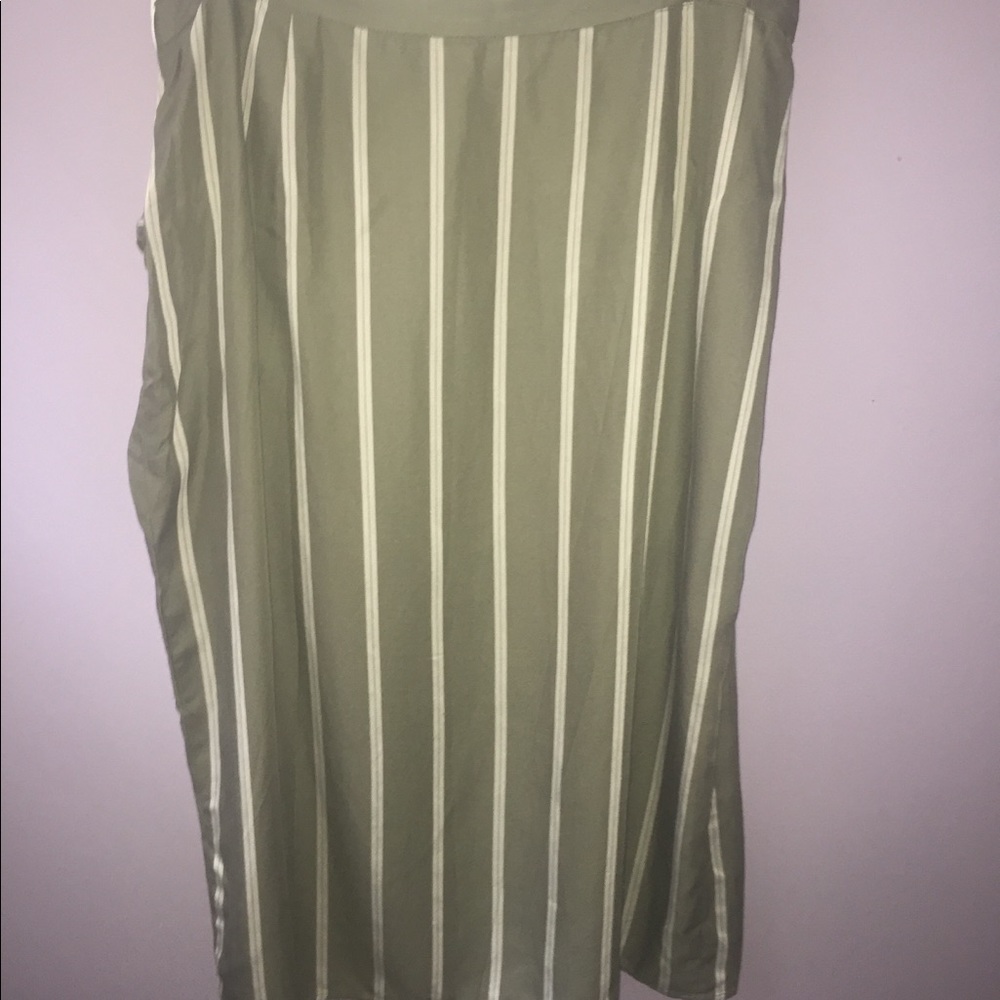 🌿 Skirt🌿 - Picture 3 of 3